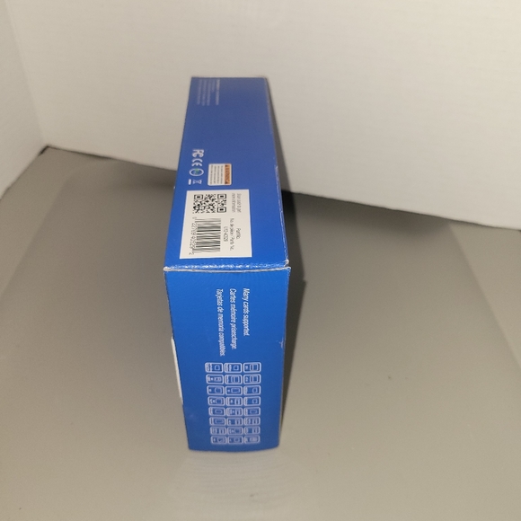 Ultra - All-in-One USB 2.0 Flash Card Reader - Picture 6 of 8